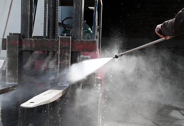 Best Commercial Building Pressure Washing  in Royal City, WA